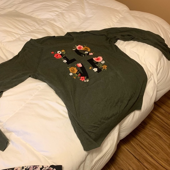 Embroidered love torrid knit sweater 2xl - Picture 3 of 4